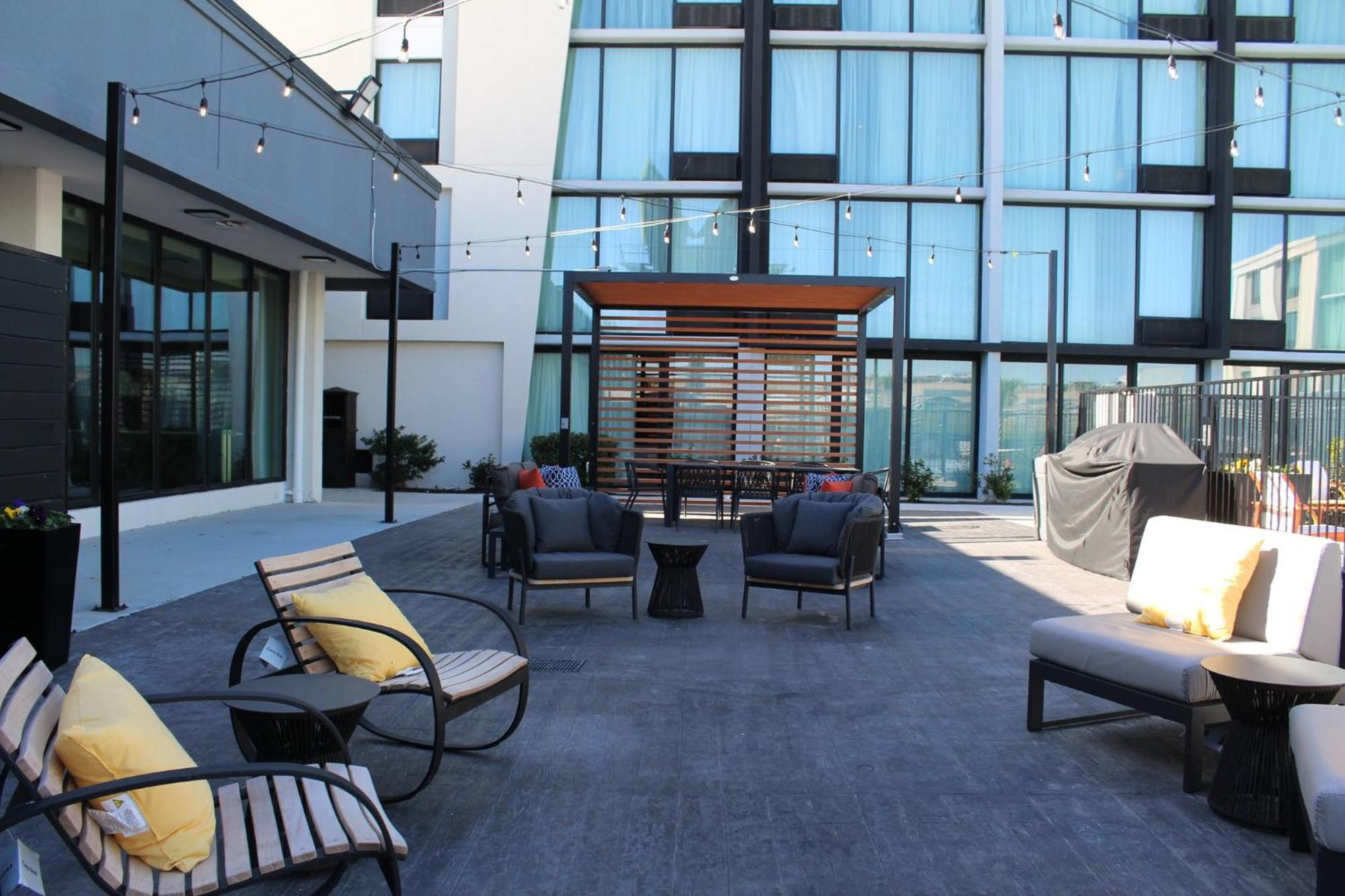 Staybridge Suites Dallas Market Ctr Love Field, An Ihg Hotel Ngoại thất bức ảnh